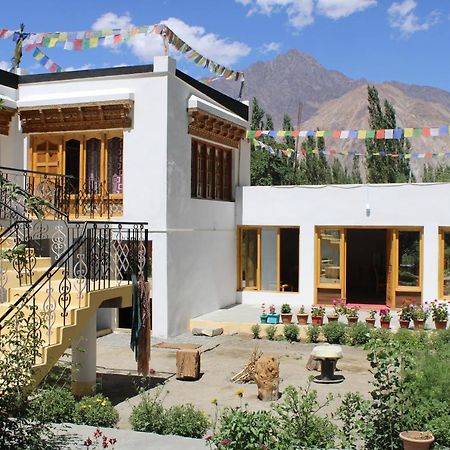 Sernang Homestay Hundar Exterior foto