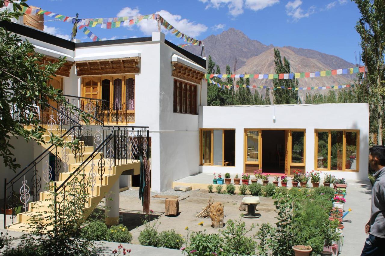 Sernang Homestay Hundar Exterior foto